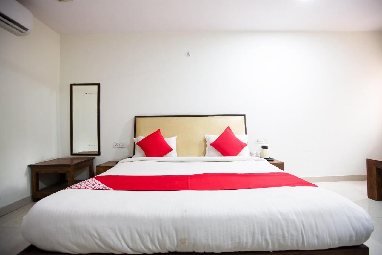 Oyo 44174 Hotel Mid Town Prime Harthala Eksteriør billede